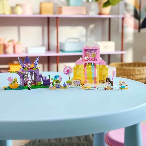 11205 Lego Gabbys Dollhouse Şekerleme Dağı ve Kedi Bahçesi 263 parça +4 yaş