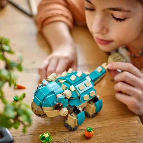 76962 Lego Jurassic World Yavru Bumpy: Ankylosaurus 358 parça +7 yaş
