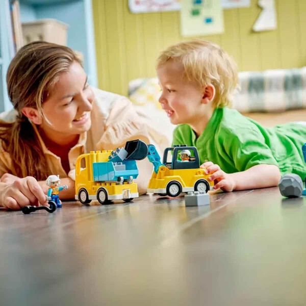 10475 Lego Duplo 3ü1 arada İnşaat Araçları 22 parça +2 yaş