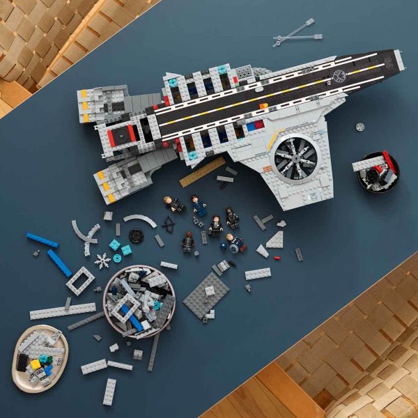 76354 Lego Marvel Helicarrier 3057 parça +18 yaş