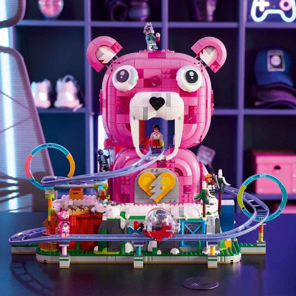 77082 Lego Fortnite Parti Mağarası 1963 parça +12 yaş