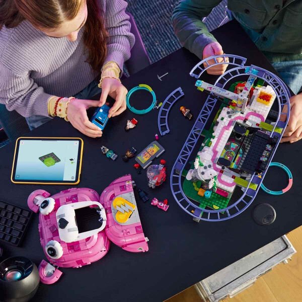 77082 Lego Fortnite Parti Mağarası 1963 parça +12 yaş