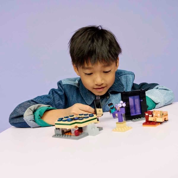 21584 Lego Minecraft Nether ve End Geçidi Yolculuğu 192 parça +7 yaş