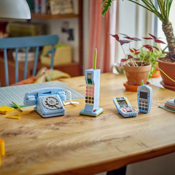 31174 Lego Creator 3in1 - Retro Telefon 383 parça +8 yaş