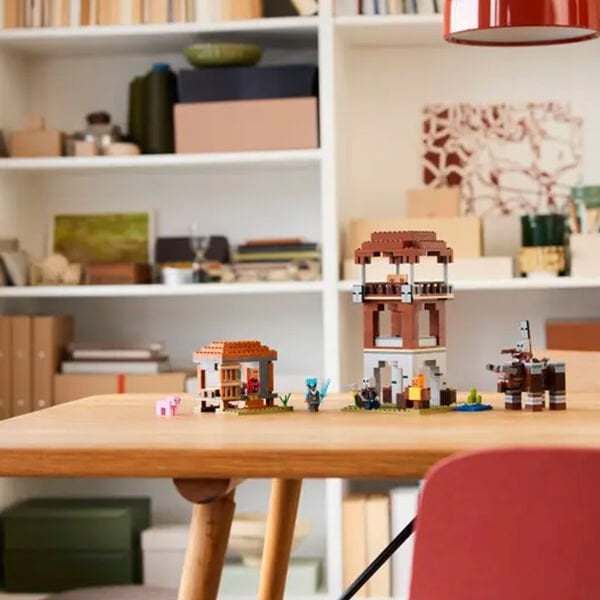 21278 Lego Minecraft Pillager Karakolu ve Ravager 665 parça +9 yaş