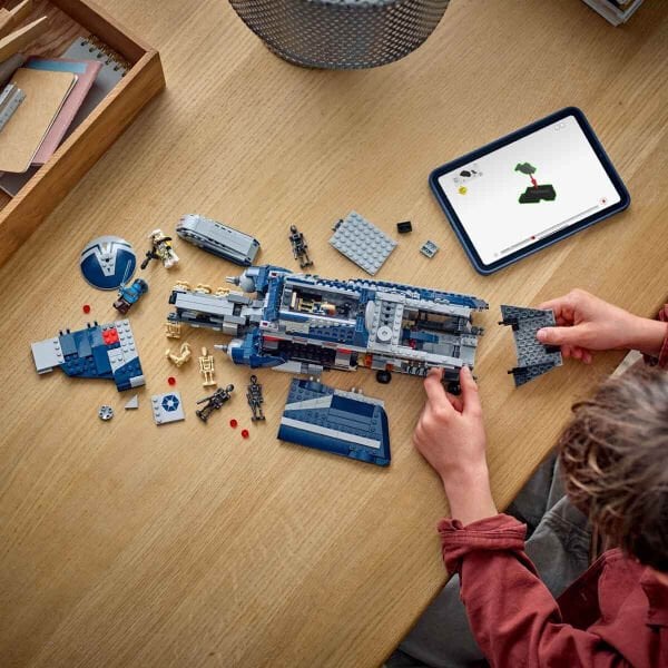 75435 Lego Star Wars - Felucia Savaşı Separatist MTT 976 parça +9 yaş