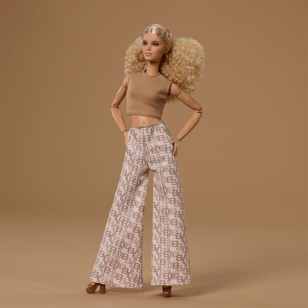 JJX26 Barbie Basics İkonik Koleksiyon Bebekler - 07 Sarışın Barbie