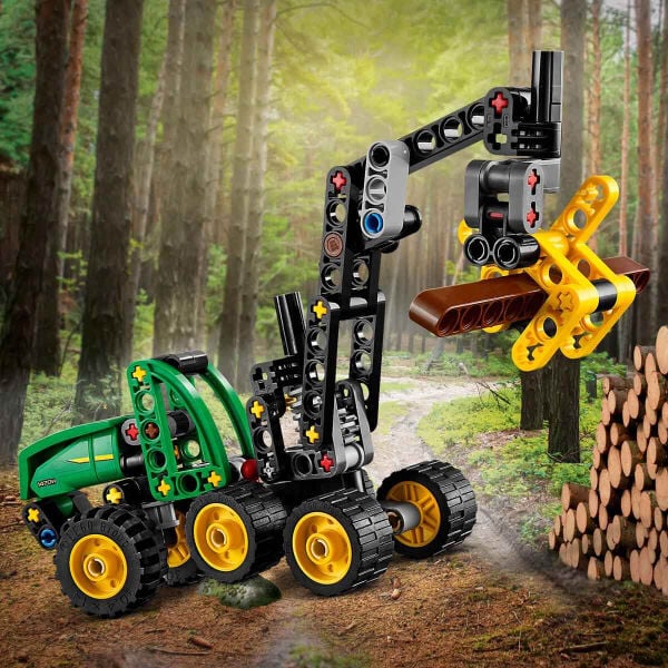 42218 Lego Technic John Deere 1470H Tekerlekli Orman Makinesi 117 parça +7 yaş