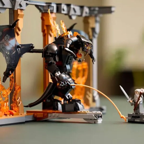 10367 Lego icons - Yüzüklerin Efendisi: Balrog™ Kitaplık Dekoru 1201 parça +18 yaş