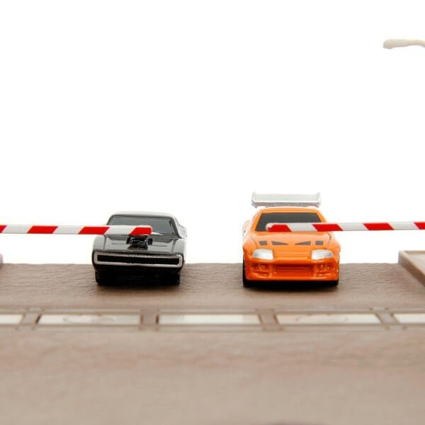 9334915314R00 Fast & Furious Nano Train Scene Diorama